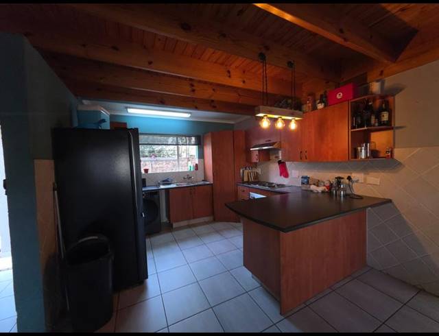 4 BEDROOM CLUSTER FOR SALE IN POMONA